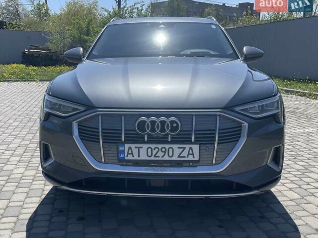 Серый Ауди E-Tron, объемом двигателя 0 л и пробегом 149 тыс. км за 33900 $, фото 2 на Automoto.ua