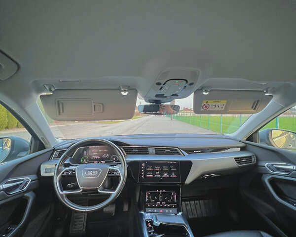 Серый Ауди E-Tron, объемом двигателя 0 л и пробегом 94 тыс. км за 33800 $, фото 16 на Automoto.ua