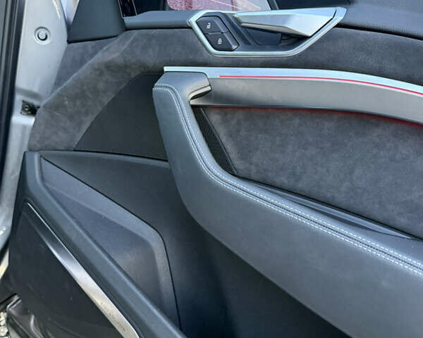 Серый Ауди E-Tron, объемом двигателя 0 л и пробегом 155 тыс. км за 27750 $, фото 35 на Automoto.ua