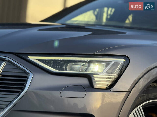 Серый Ауди E-Tron, объемом двигателя 0 л и пробегом 155 тыс. км за 27750 $, фото 5 на Automoto.ua