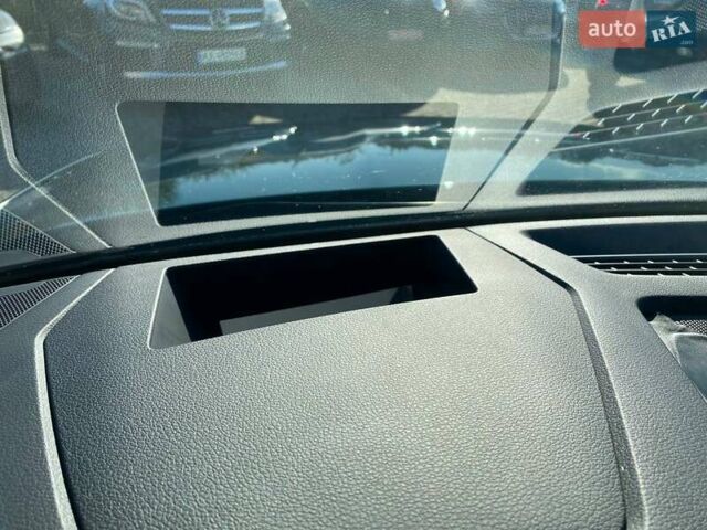 Сірий Ауді E-Tron, об'ємом двигуна 0 л та пробігом 66 тис. км за 32900 $, фото 15 на Automoto.ua