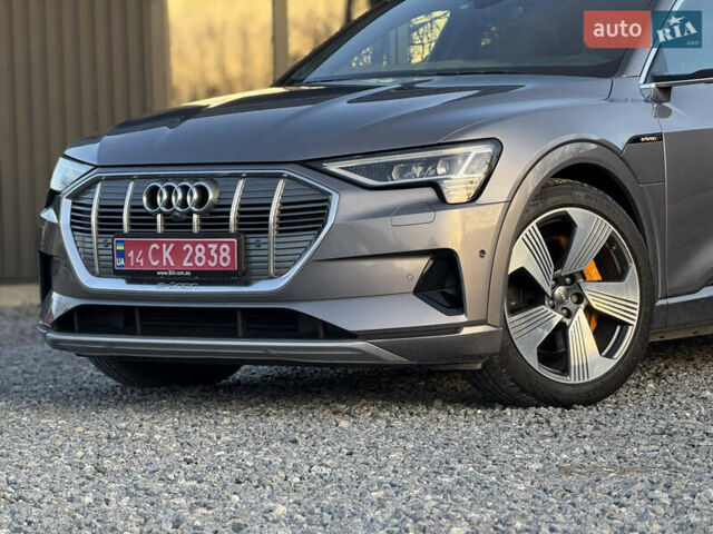 Серый Ауди E-Tron, объемом двигателя 0 л и пробегом 155 тыс. км за 27750 $, фото 2 на Automoto.ua