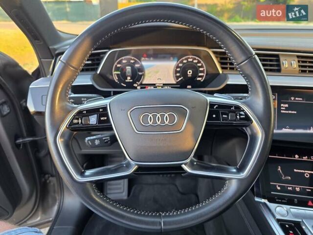 Серый Ауди E-Tron, объемом двигателя 0 л и пробегом 172 тыс. км за 30999 $, фото 23 на Automoto.ua