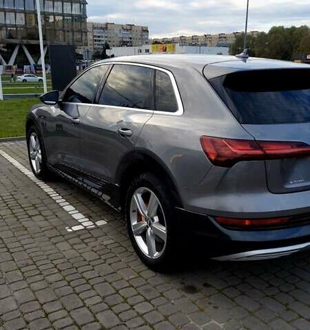 Сірий Ауді E-Tron, об'ємом двигуна 0 л та пробігом 118 тис. км за 31000 $, фото 7 на Automoto.ua