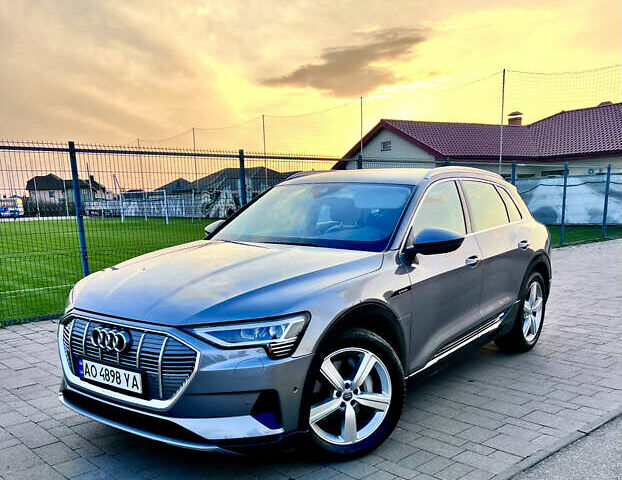 Серый Ауди E-Tron, объемом двигателя 0 л и пробегом 94 тыс. км за 33800 $, фото 26 на Automoto.ua