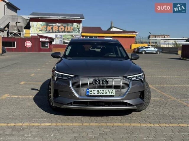 Серый Ауди E-Tron, объемом двигателя 0 л и пробегом 68 тыс. км за 31500 $, фото 2 на Automoto.ua