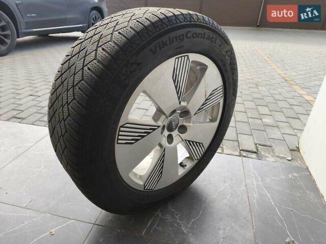 Сірий Ауді E-Tron, об'ємом двигуна 0 л та пробігом 128 тис. км за 29500 $, фото 18 на Automoto.ua