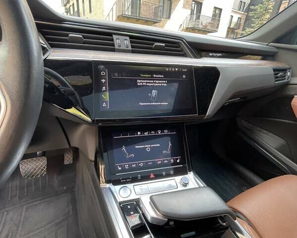 Серый Ауди E-Tron, объемом двигателя 0 л и пробегом 69 тыс. км за 33000 $, фото 22 на Automoto.ua