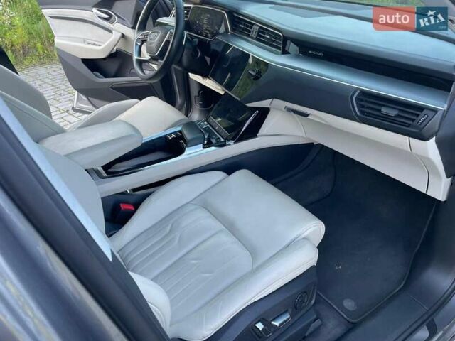 Сірий Ауді E-Tron, об'ємом двигуна 0 л та пробігом 160 тис. км за 27000 $, фото 9 на Automoto.ua