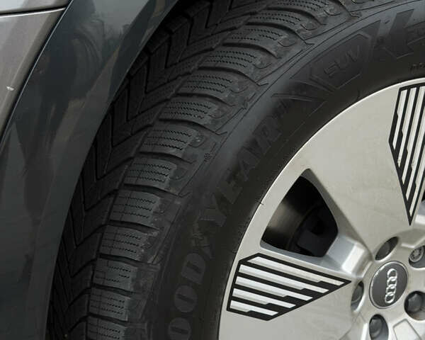 Сірий Ауді E-Tron, об'ємом двигуна 0 л та пробігом 75 тис. км за 34300 $, фото 22 на Automoto.ua