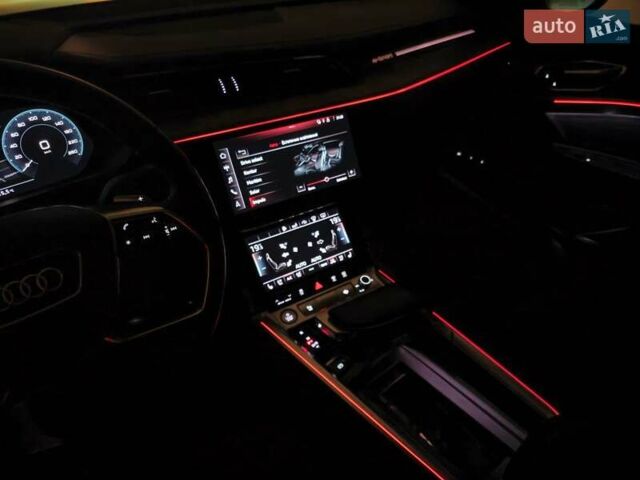 Серый Ауди E-Tron, объемом двигателя 0 л и пробегом 121 тыс. км за 27700 $, фото 56 на Automoto.ua