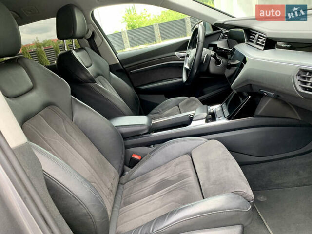 Ауді E-Tron 2019 у Дрогобичі на Automoto.ua Сірий Ауді E-Tron, об'ємом двигуна 0 л та пробігом 160 тис. км за 23500 $, фото 10 на Automoto.ua