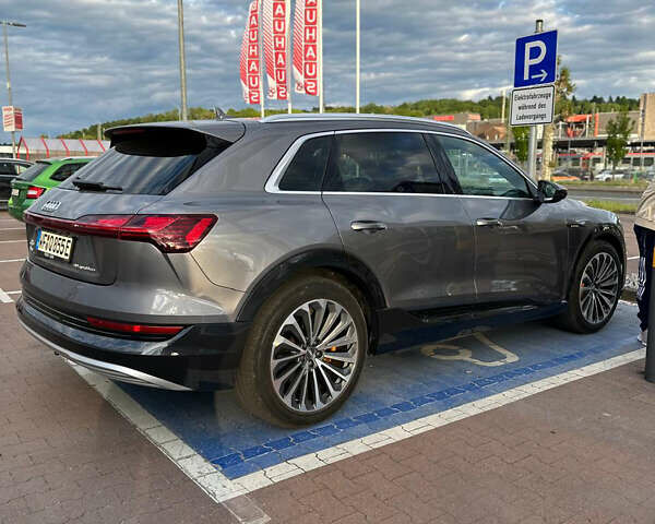 Сірий Ауді E-Tron, об'ємом двигуна 0 л та пробігом 117 тис. км за 34500 $, фото 1 на Automoto.ua