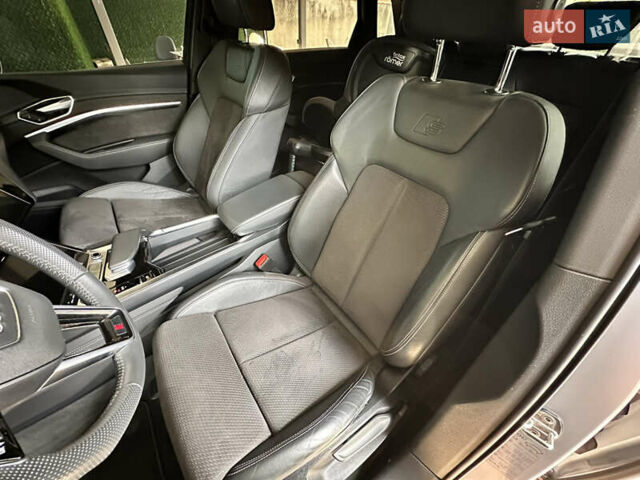Серый Ауди E-Tron, объемом двигателя 0 л и пробегом 161 тыс. км за 25500 $, фото 16 на Automoto.ua