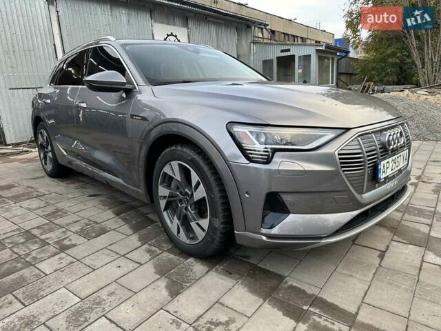 Серый Ауди E-Tron, объемом двигателя 0 л и пробегом 148 тыс. км за 29000 $, фото 2 на Automoto.ua