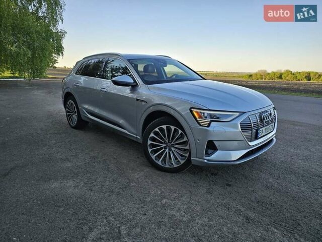 Серый Ауди E-Tron, объемом двигателя 0 л и пробегом 121 тыс. км за 27700 $, фото 14 на Automoto.ua