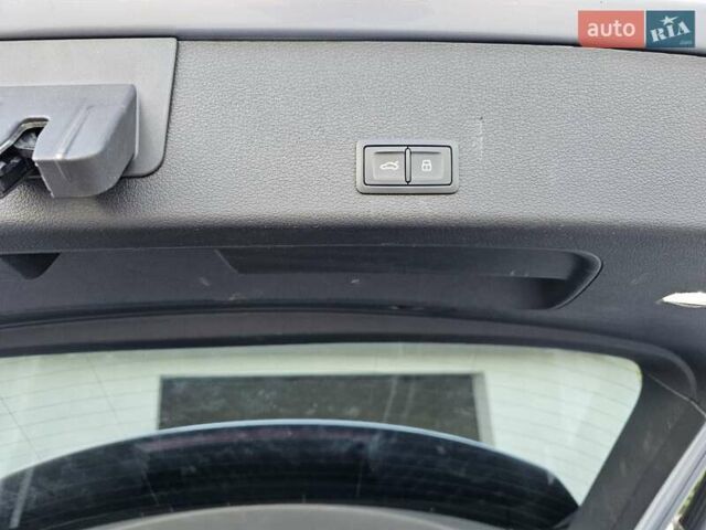 Серый Ауди E-Tron, объемом двигателя 0 л и пробегом 121 тыс. км за 27700 $, фото 25 на Automoto.ua