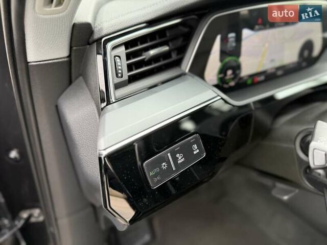 Серый Ауди E-Tron, объемом двигателя 0 л и пробегом 116 тыс. км за 25900 $, фото 21 на Automoto.ua