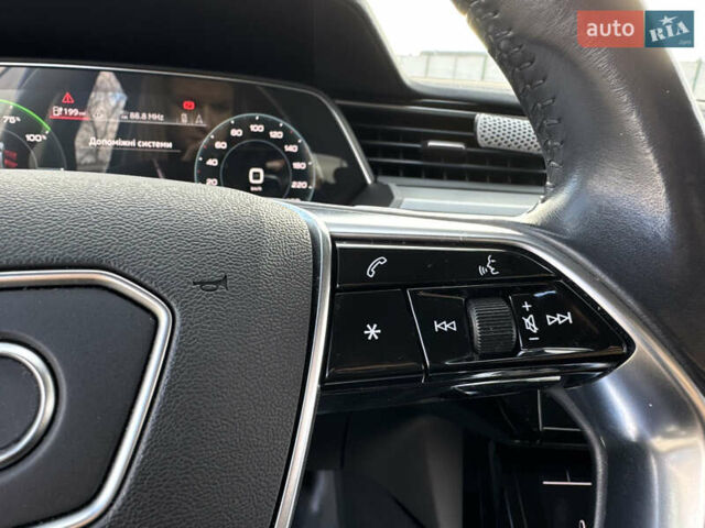 Серый Ауди E-Tron, объемом двигателя 0 л и пробегом 162 тыс. км за 20850 $, фото 37 на Automoto.ua