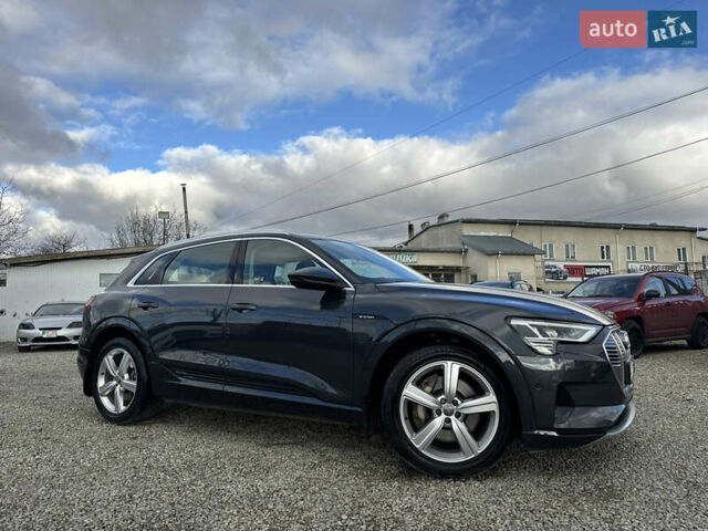 Серый Ауди E-Tron, объемом двигателя 0 л и пробегом 162 тыс. км за 20850 $, фото 3 на Automoto.ua