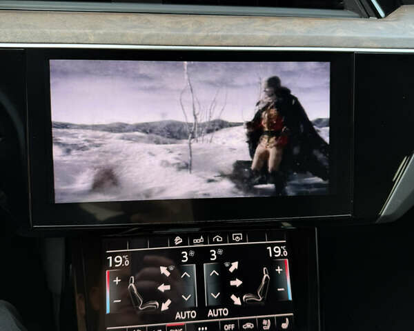 Серый Ауди E-Tron, объемом двигателя 0 л и пробегом 103 тыс. км за 31500 $, фото 31 на Automoto.ua