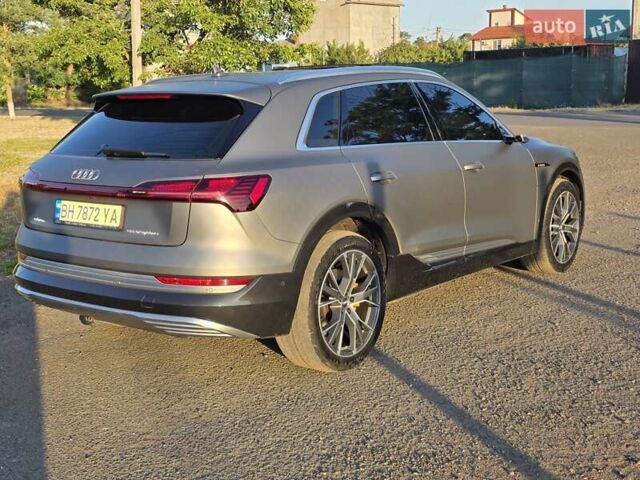 Серый Ауди E-Tron, объемом двигателя 0 л и пробегом 172 тыс. км за 30999 $, фото 4 на Automoto.ua