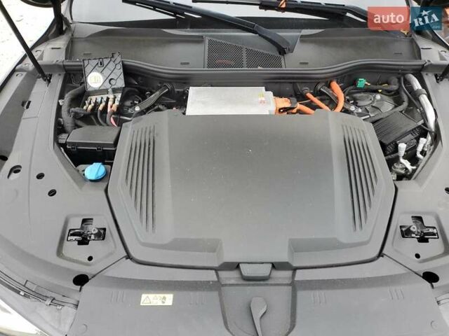 Серый Ауди E-Tron, объемом двигателя 0 л и пробегом 43 тыс. км за 9000 $, фото 11 на Automoto.ua
