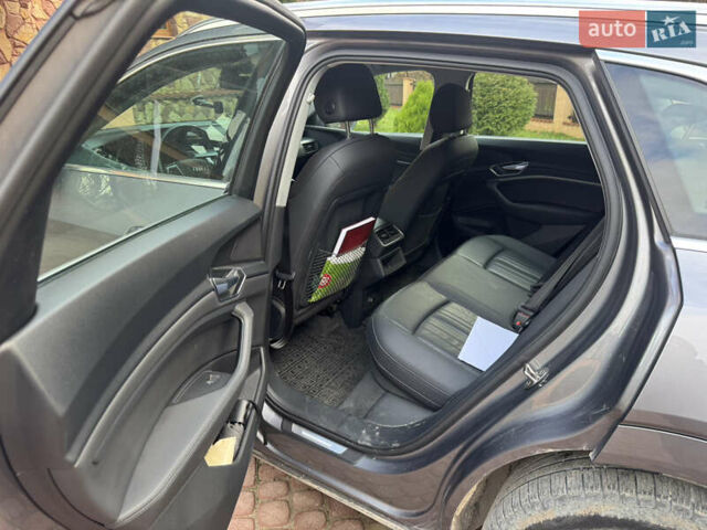 Серый Ауди E-Tron, объемом двигателя 0 л и пробегом 97 тыс. км за 23000 $, фото 7 на Automoto.ua