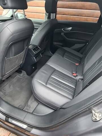 Серый Ауди E-Tron, объемом двигателя 0 л и пробегом 146 тыс. км за 21000 $, фото 41 на Automoto.ua