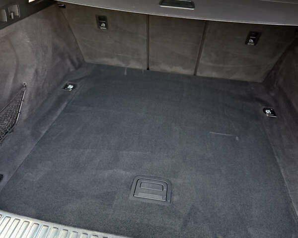 Серый Ауди E-Tron, объемом двигателя 0 л и пробегом 103 тыс. км за 31500 $, фото 23 на Automoto.ua