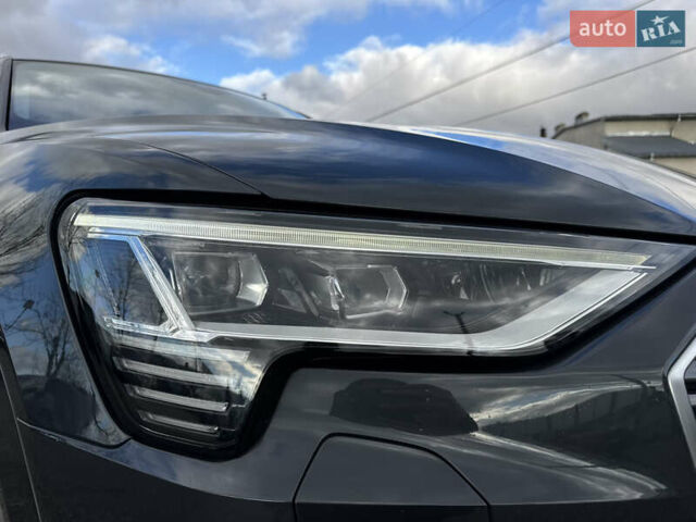 Серый Ауди E-Tron, объемом двигателя 0 л и пробегом 162 тыс. км за 20850 $, фото 9 на Automoto.ua