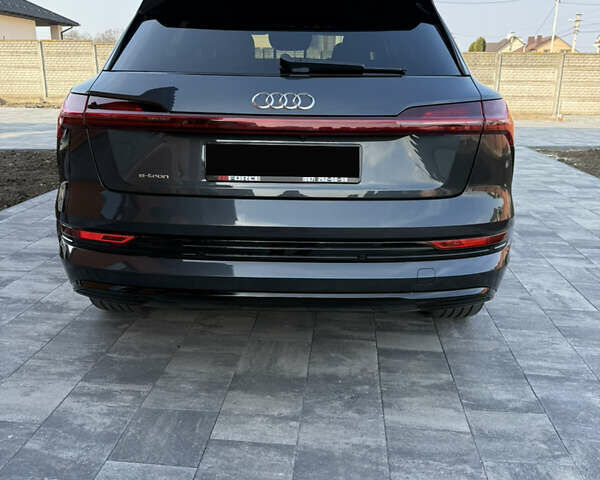 Серый Ауди E-Tron, объемом двигателя 0 л и пробегом 103 тыс. км за 31500 $, фото 8 на Automoto.ua