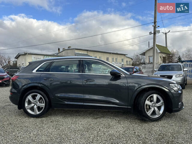 Серый Ауди E-Tron, объемом двигателя 0 л и пробегом 162 тыс. км за 20850 $, фото 4 на Automoto.ua