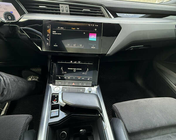 Сірий Ауді E-Tron, об'ємом двигуна 0 л та пробігом 190 тис. км за 26900 $, фото 41 на Automoto.ua