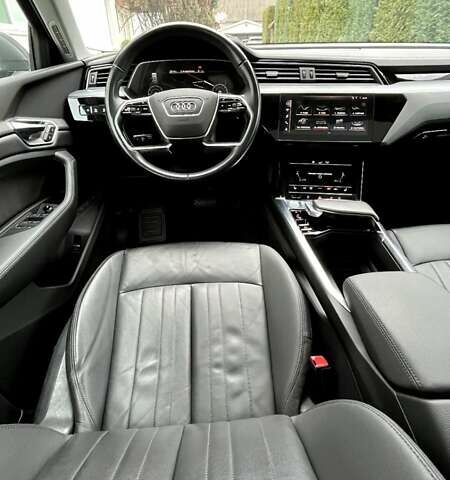 Серый Ауди E-Tron, объемом двигателя 0 л и пробегом 122 тыс. км за 27500 $, фото 17 на Automoto.ua