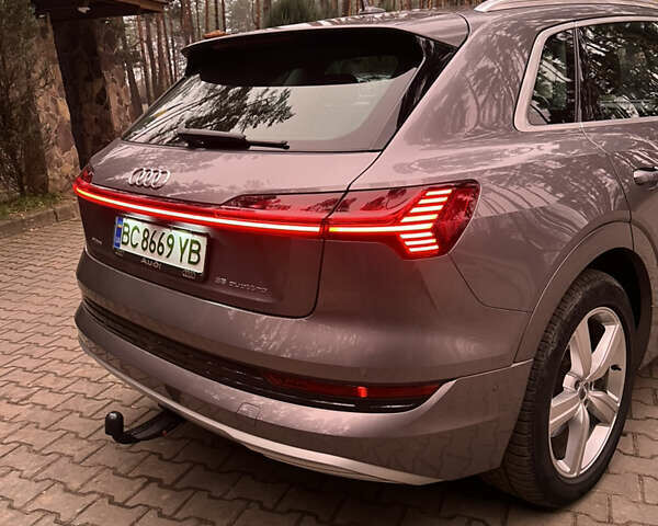 Серый Ауди E-Tron, объемом двигателя 0 л и пробегом 86 тыс. км за 31000 $, фото 12 на Automoto.ua