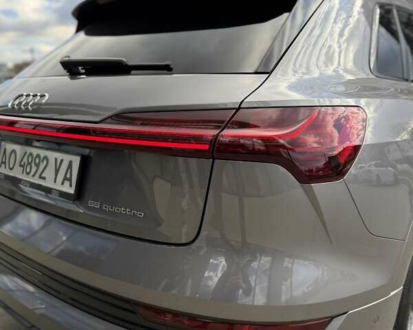 Серый Ауди E-Tron, объемом двигателя 0 л и пробегом 248 тыс. км за 26100 $, фото 2 на Automoto.ua