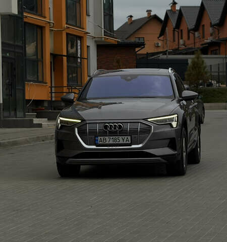 Сірий Ауді E-Tron, об'ємом двигуна 0 л та пробігом 75 тис. км за 34300 $, фото 7 на Automoto.ua