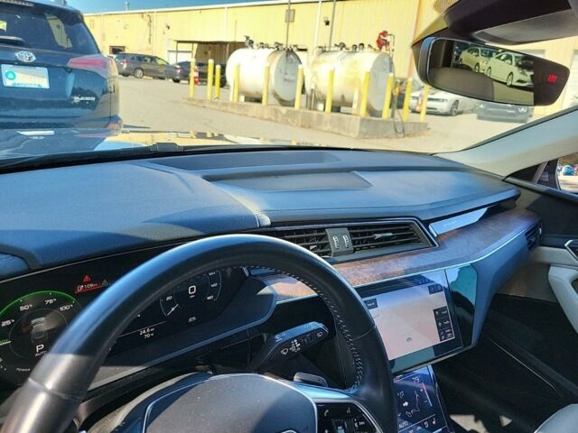 Серый Ауди E-Tron, объемом двигателя 0 л и пробегом 106 тыс. км за 24900 $, фото 6 на Automoto.ua