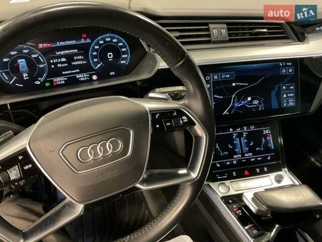 Ауді E-Tron 2019 у Луцьку на Automoto.ua Сірий Ауді E-Tron, об'ємом двигуна 0 л та пробігом 142 тис. км за 32000 $, фото 4 на Automoto.ua