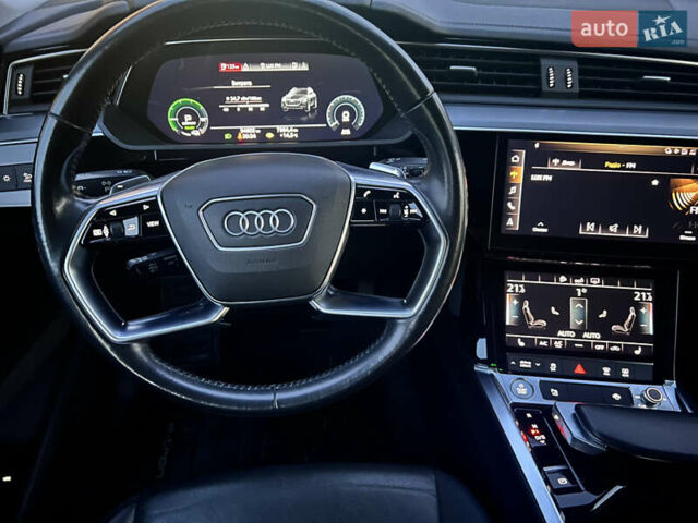 Серый Ауди E-Tron, объемом двигателя 0 л и пробегом 94 тыс. км за 33800 $, фото 21 на Automoto.ua