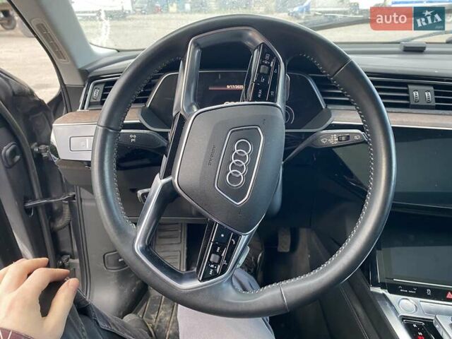 Серый Ауди E-Tron, объемом двигателя 0 л и пробегом 168 тыс. км за 19600 $, фото 10 на Automoto.ua