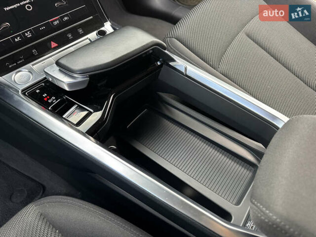 Серый Ауди E-Tron, объемом двигателя 0 л и пробегом 162 тыс. км за 20850 $, фото 30 на Automoto.ua