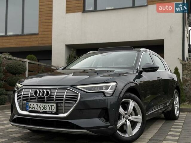 Серый Ауди E-Tron, объемом двигателя 0 л и пробегом 116 тыс. км за 25900 $, фото 7 на Automoto.ua