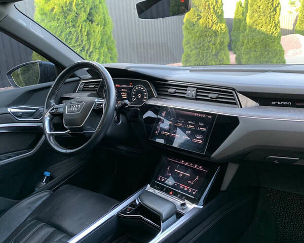 Серый Ауди E-Tron, объемом двигателя 0 л и пробегом 159 тыс. км за 25800 $, фото 28 на Automoto.ua