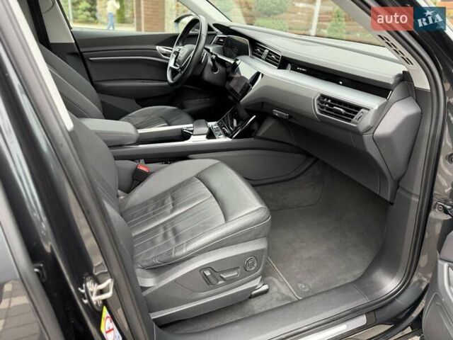 Серый Ауди E-Tron, объемом двигателя 0 л и пробегом 116 тыс. км за 25900 $, фото 34 на Automoto.ua