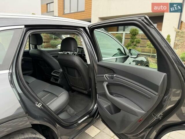 Серый Ауди E-Tron, объемом двигателя 0 л и пробегом 116 тыс. км за 25900 $, фото 28 на Automoto.ua