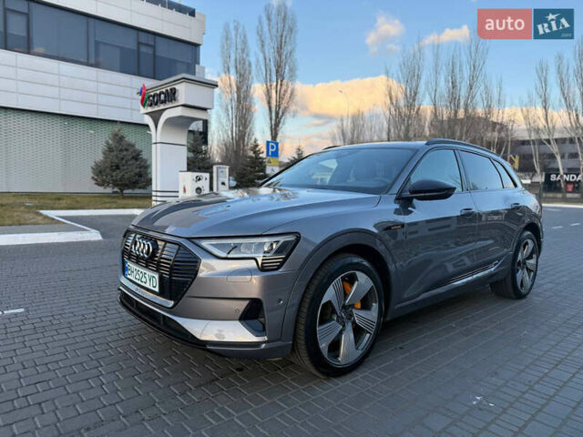 Серый Ауди E-Tron, объемом двигателя 0 л и пробегом 71 тыс. км за 31500 $, фото 11 на Automoto.ua