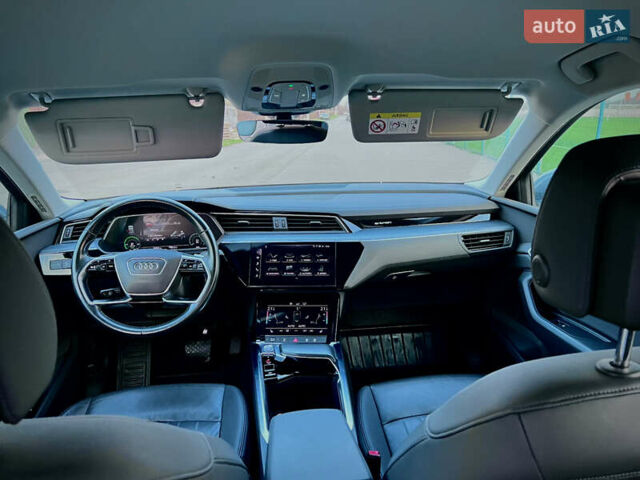 Серый Ауди E-Tron, объемом двигателя 0 л и пробегом 94 тыс. км за 33800 $, фото 9 на Automoto.ua