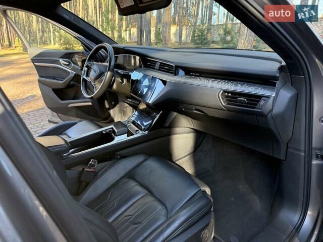 Серый Ауди E-Tron, объемом двигателя 0 л и пробегом 83 тыс. км за 32700 $, фото 14 на Automoto.ua